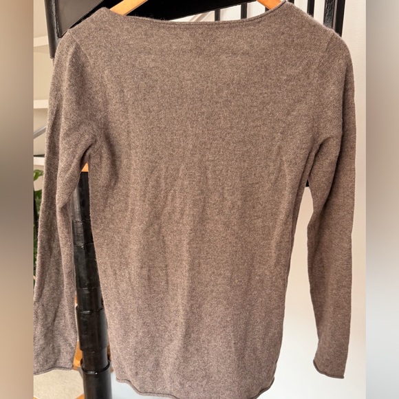 Club Monaco Women’s Gray Long Sleeve Cashmere Sweater Size Small - Picture 2 of 8